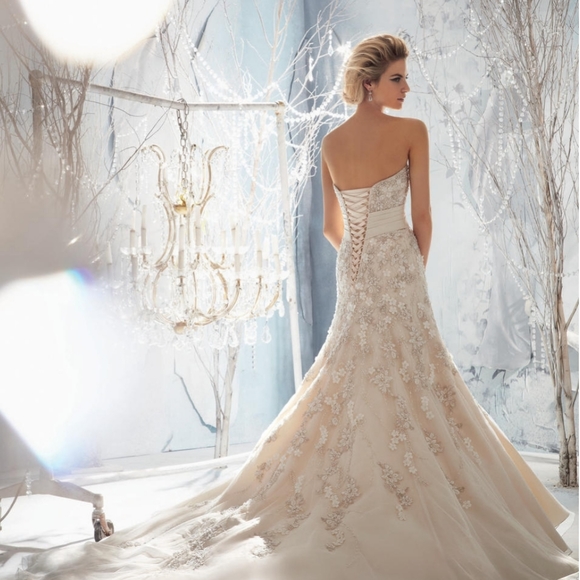 MORI LEE BRIDAL WEDDING DRESS BY MADELINE GARDNER #1953 - Size 6 - Picture 3 of 8